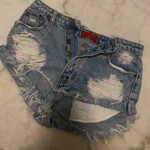 Signature 8 Denim shorts